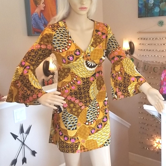 Vintage Dresses & Skirts - Vtg 70s Mod Hawaii Groovy Hippie Mini Dress EVC